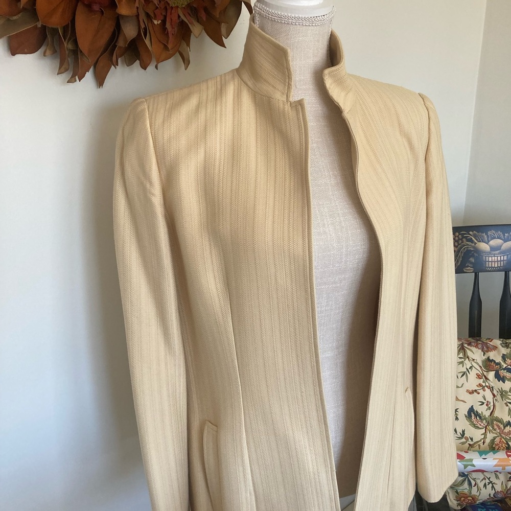 LINDA ALLARD ELLEN TRACY Jacket in pale yellow